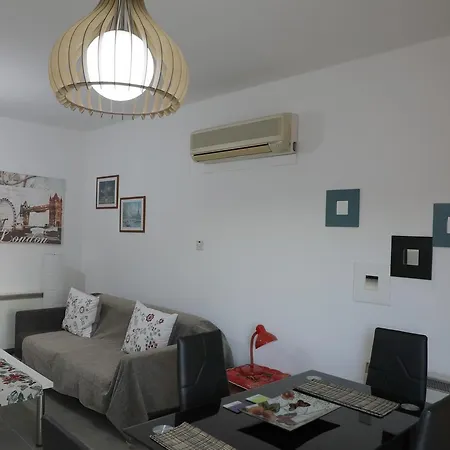 Bianco E U Apartment *