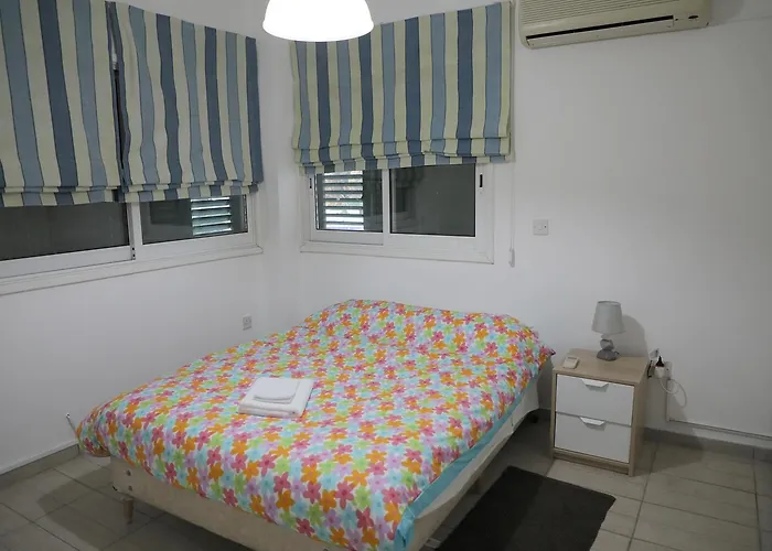 アパート Bianco E U ニコシア